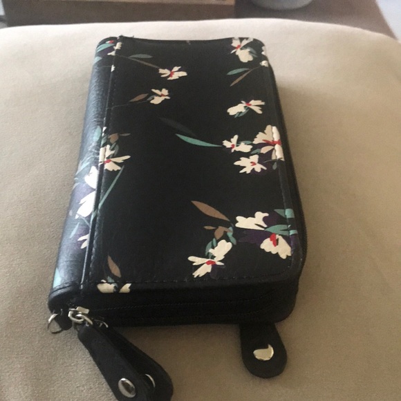 Nicole By Nicole Miller Wallet - Picture 2 of 4